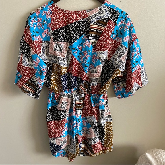 SHEIN Ditsy Floral Patchwork Drop Shoulder Romper Size 4 - Picture 12 of 14